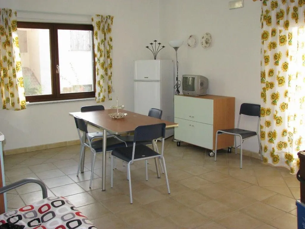 Portoghesi Apt Àrbatax 0*,  Itálie