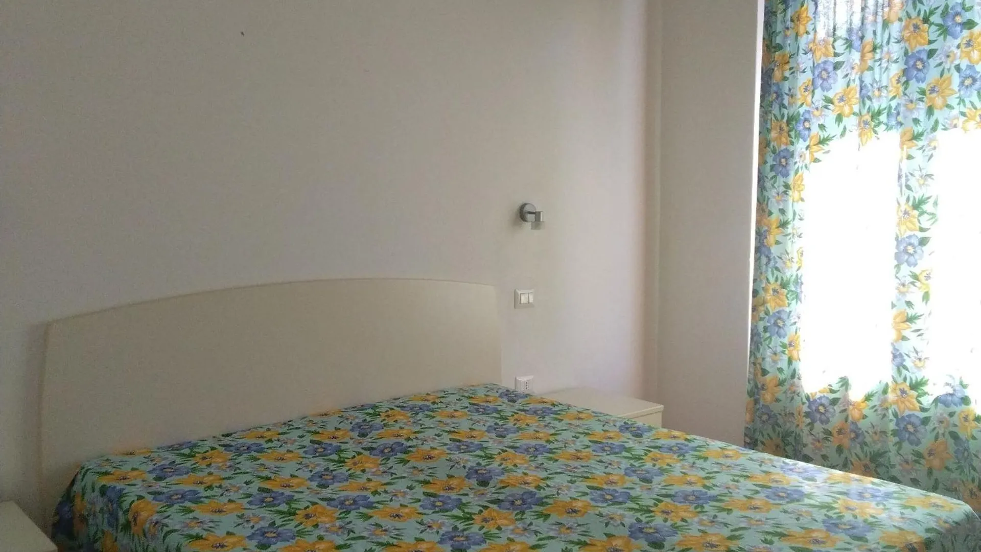 Portoghesi Apt Àrbatax 0*,